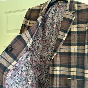 Men’s brown blazer.